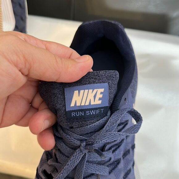 NIKE 9.5 Run Swift Women’s Heather Indigo Blue Knit White Running Sneakers - Picture 8 of 11